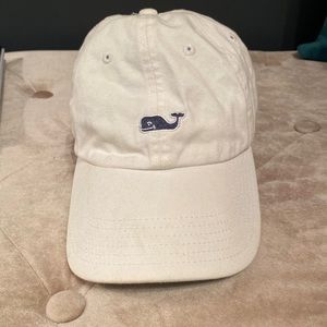White Vineyard Vines hat